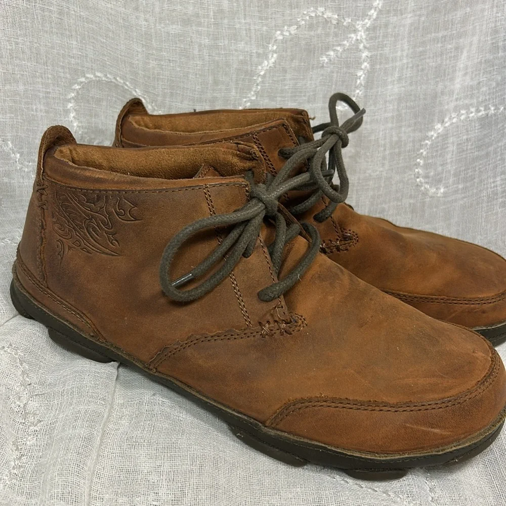 OluKai leather ankle lace up boots